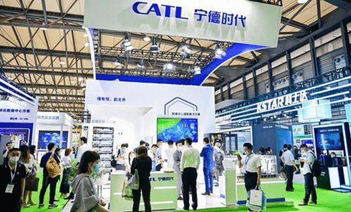 何小鵬余承東拉響警報(bào) 停工風(fēng)險(xiǎn)成2022汽車工業(yè)最大考驗(yàn)，信息電子技術(shù)服務(wù)成關(guān)鍵變量